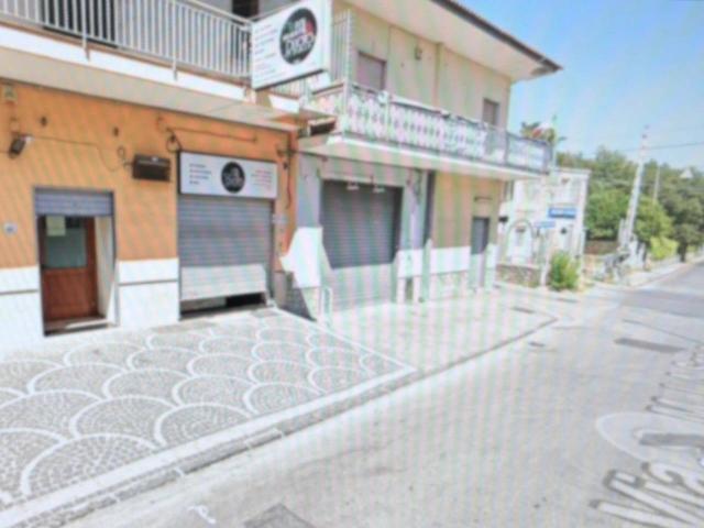 Locale Commerciale in vendita a San Giuseppe Vesuviano, Campania