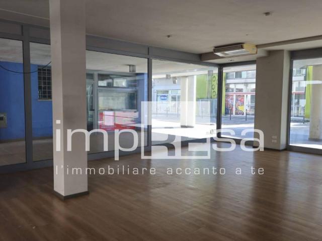 Locale Commerciale in vendita a Lido dei Pini, San Michele Al Tagliamento