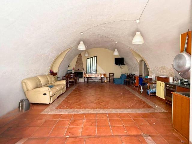 Locale Commerciale in vendita a San Severo, Foggia