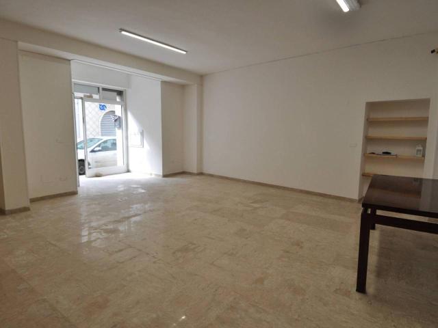 Locale Commerciale in vendita a San Vito Dei Normanni, Rione Giovanni XXIII