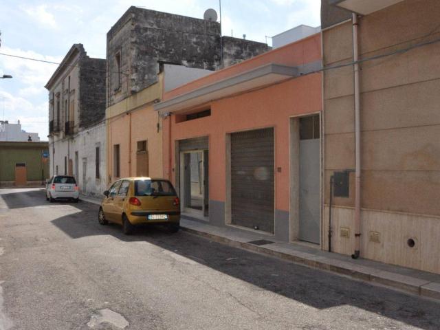 Locale Commerciale in vendita a San Vito Dei Normanni, Rione Giovanni XXIII