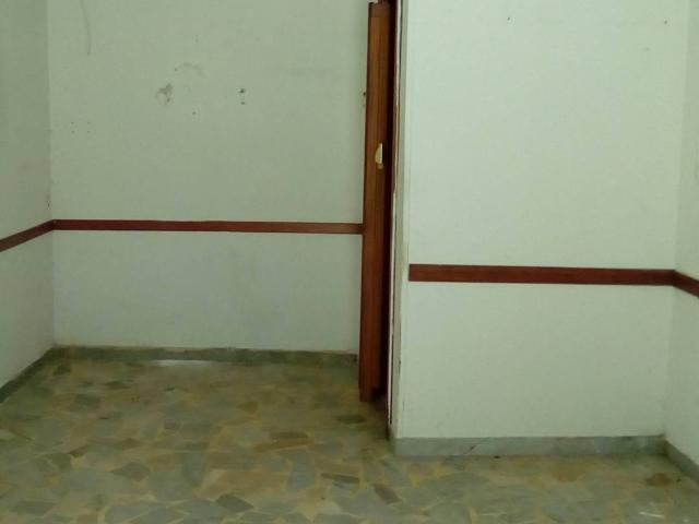 Locale Commerciale in vendita a Sant'antimo, Campania