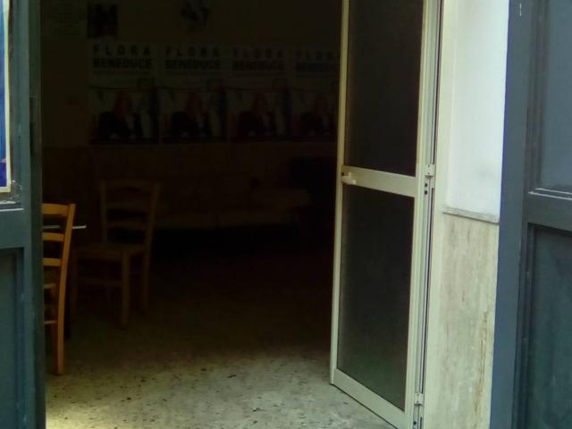 Locale Commerciale in vendita a Sant'antimo, Campania