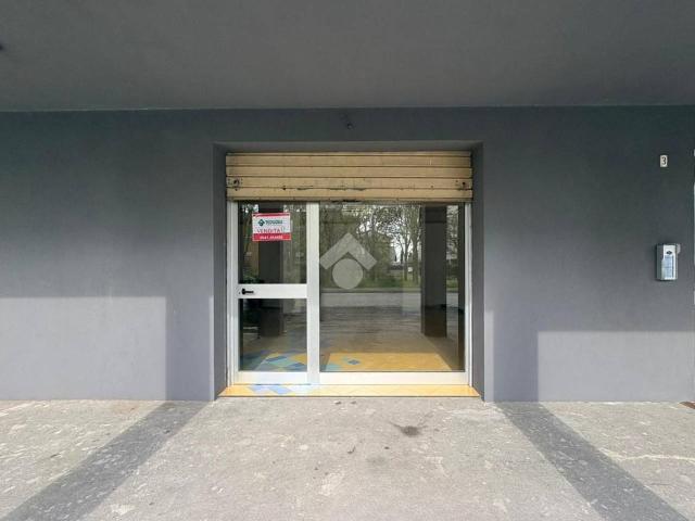 Locale Commerciale in vendita a Unione di comuni Valmarecchia, Santarcangelo Di