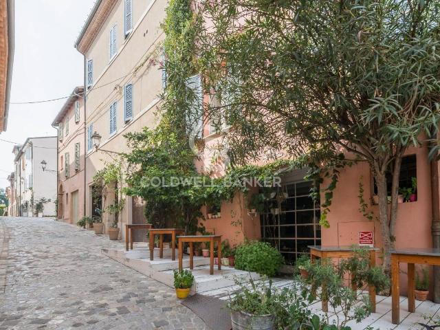 Locale Commerciale in vendita a Unione di comuni Valmarecchia, Santarcangelo Di