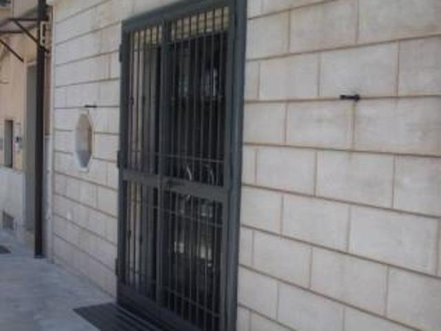 Locale Commerciale in vendita a Puglia, Bari
