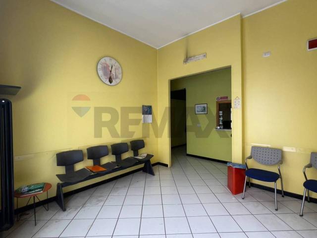 Locale Commerciale in vendita a Puglia, Bari