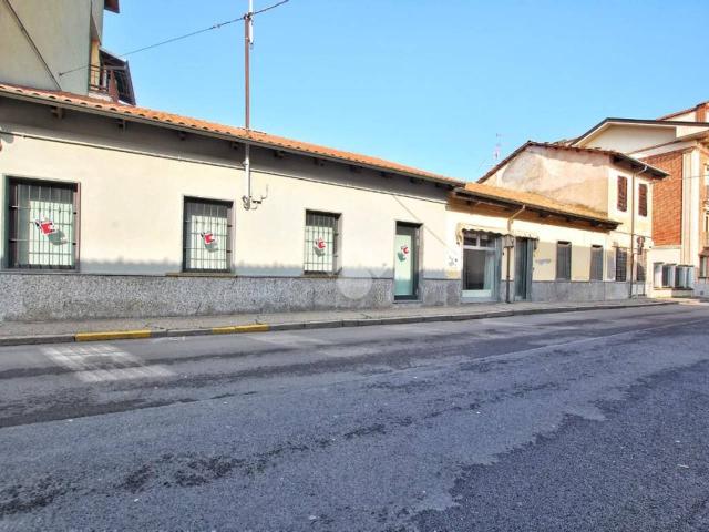 Locale Commerciale in vendita a Piemonte, Vercelli