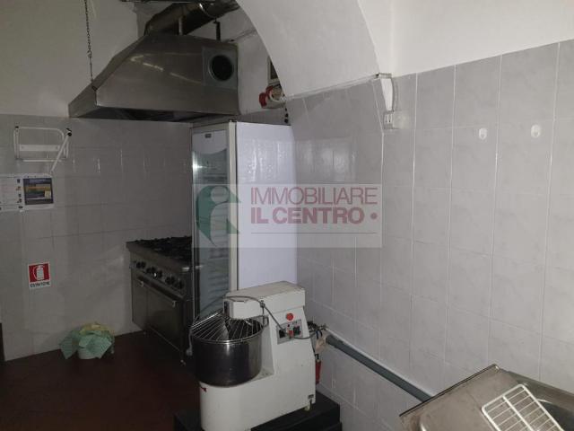 Locale Commerciale in vendita a Sarzana, Liguria