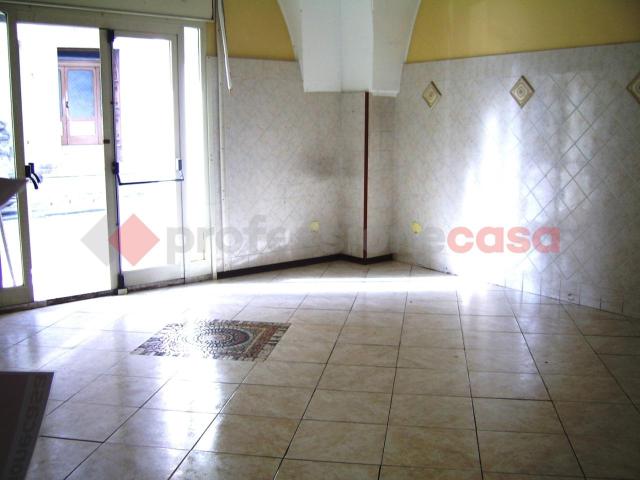 Locale Commerciale in vendita a Puglia, Taranto