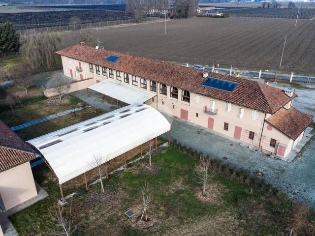 Locale Commerciale in vendita a Santa Rosalia, Piemonte