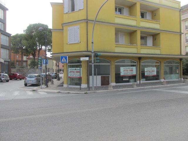 Locale Commerciale in vendita a Savignano Sul Rubicone, Reggio Emilia