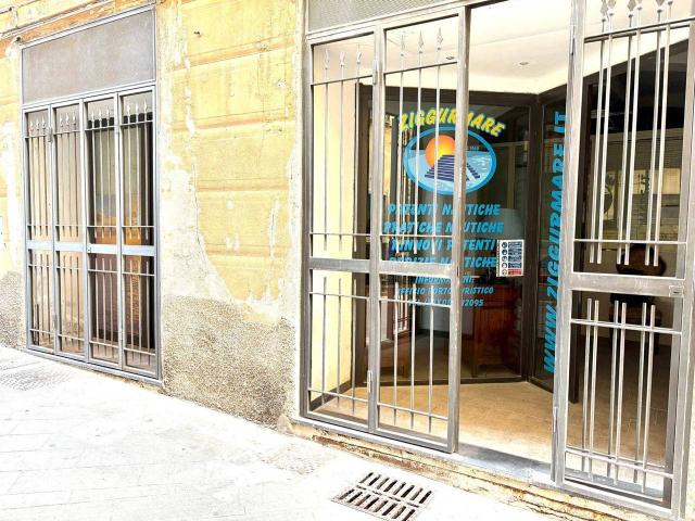 Locale Commerciale in vendita a Villetta, Albisola Capo