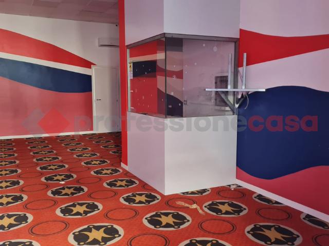 Locale Commerciale in vendita a Scafati, Campania