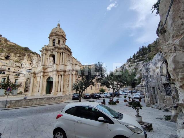 Locale Commerciale in vendita a Balata, Cava D'aliga