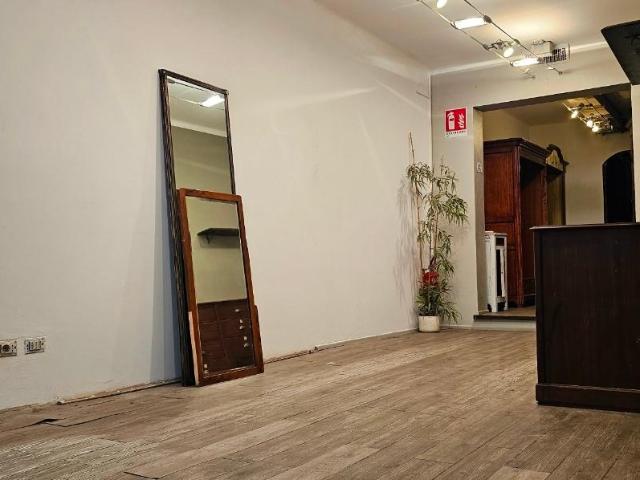 Locale Commerciale in vendita a San Felice, Segrate