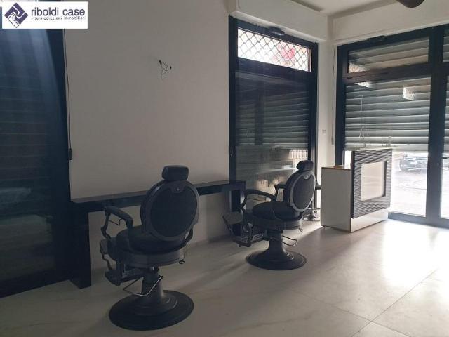 Locale Commerciale in vendita a San Rocco, Seregno