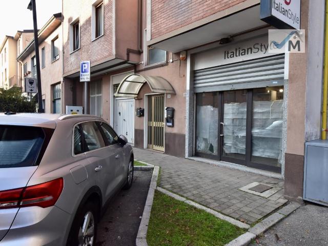 Locale Commerciale in vendita a Altopiano di Seveso, Seveso