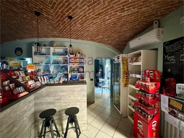 Locale Commerciale in vendita a Piemonte, Novara