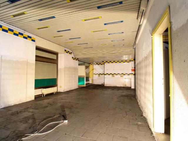 Locale Commerciale in vendita a Ca' Nova, Sirtori