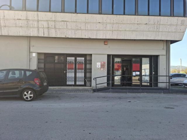 Locale Commerciale in vendita a Sora, Lazio