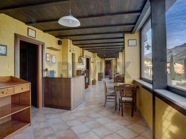 Locale Commerciale in vendita a Case Baffetta, Sora