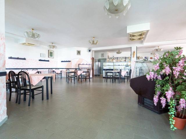 Locale Commerciale in vendita a Sorso, Sardigna/Sardegna