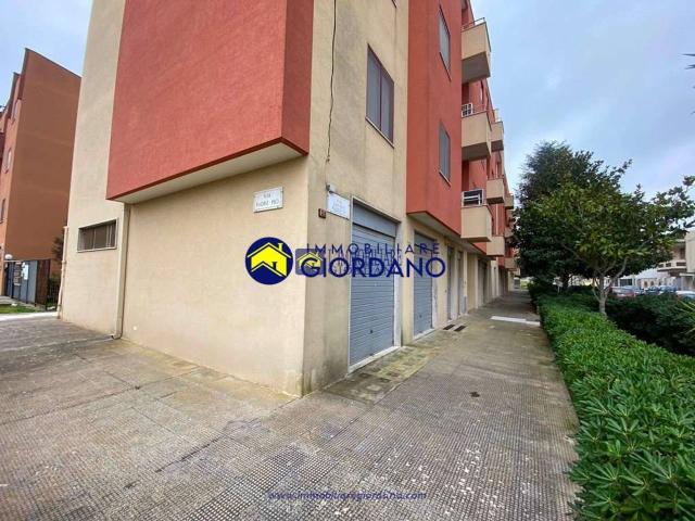 Locale Commerciale in vendita a Puglia, Lecce