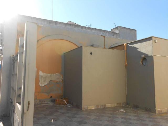 Locale Commerciale in vendita a Puglia, Taranto