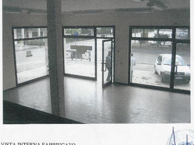 Locale Commerciale in vendita a Stra, Veneto