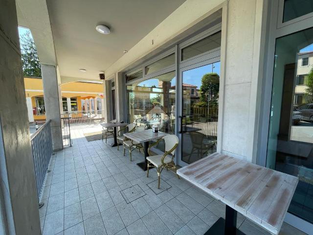 Locale Commerciale in vendita a Stra, Veneto