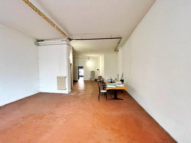 Locale Commerciale in vendita a Casa San Zeno, Stradella