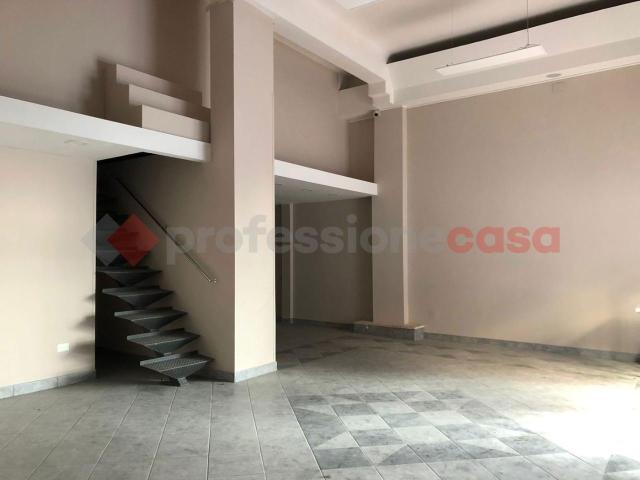 Locale Commerciale in vendita a Puglia, Taranto