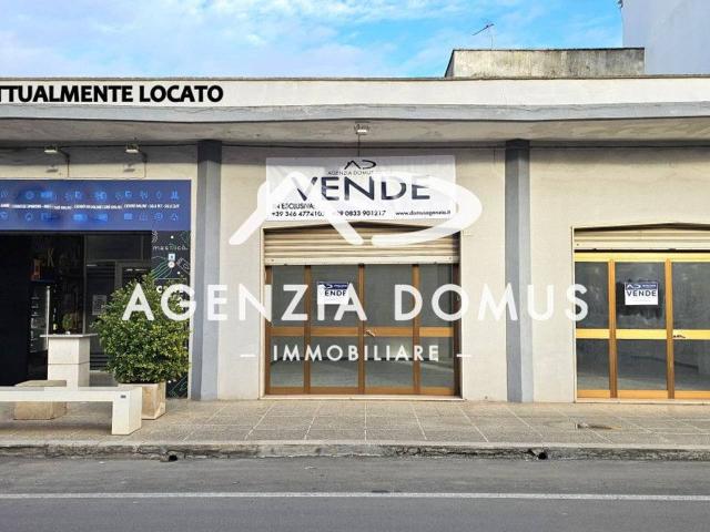 Locale Commerciale in vendita a Puglia, Lecce