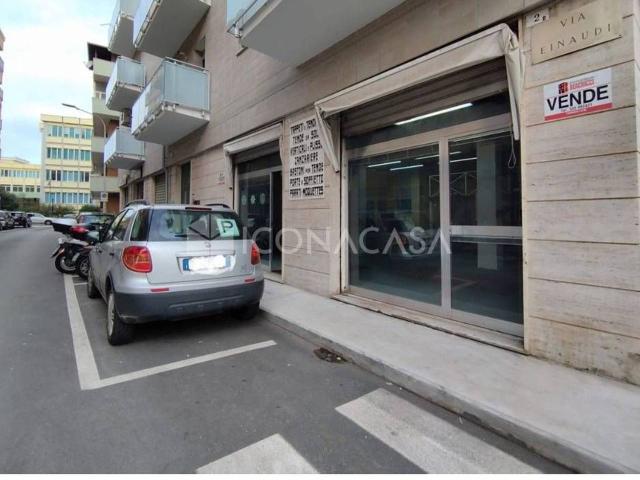 Locale Commerciale in vendita a Termoli, Molise