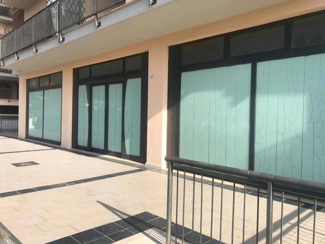 Locale Commerciale in vendita a Terni, Umbria