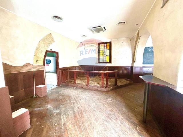 Locale Commerciale in vendita a Borgo Cipollata, Terracina