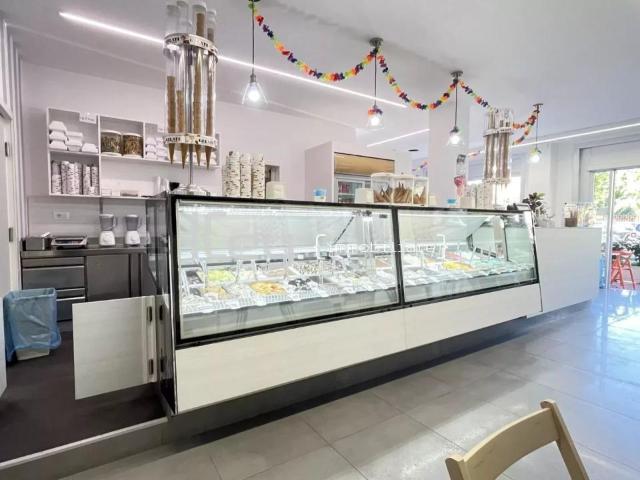 Locale Commerciale in vendita a Terracina, Lazio