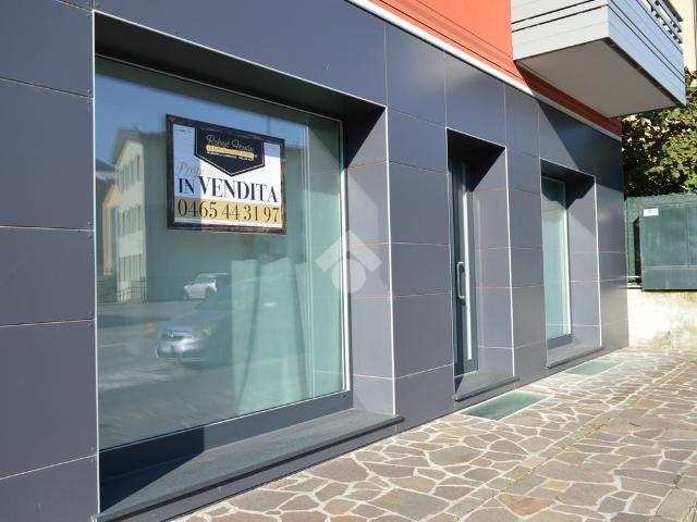 Locale Commerciale in vendita a Comunità delle Giudicarie, Tione Di Trento
