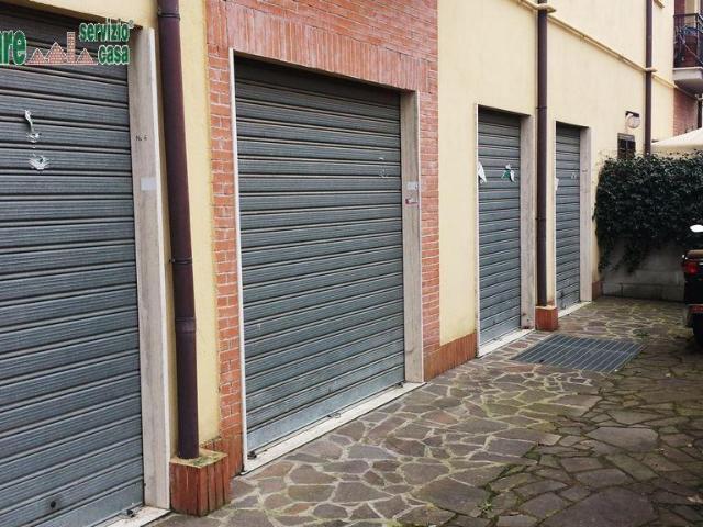 Locale Commerciale in vendita a Campolimpido, Roma Capitale