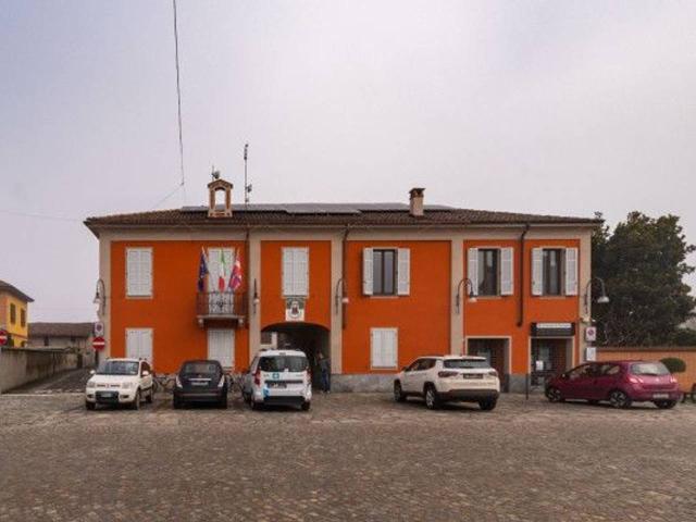 Locale Commerciale in vendita a Piemonte, Novara