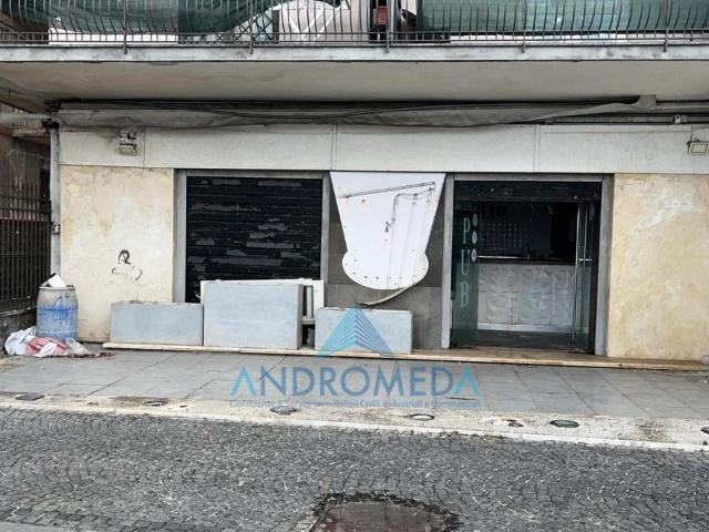 Locale Commerciale in vendita a Santa Maria La Bruna, Torre Del Greco