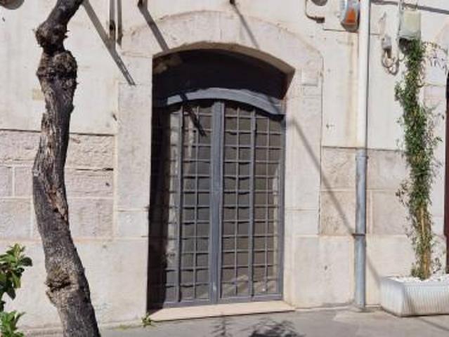 Locale Commerciale in vendita a Puglia, Barletta-andria-trani