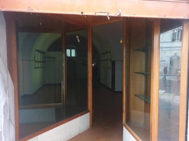 Locale Commerciale in vendita a Puglia, Barletta-andria-trani