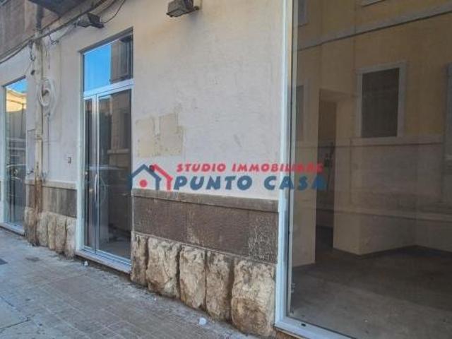 Locale Commerciale in vendita a Trapani, Sicilia
