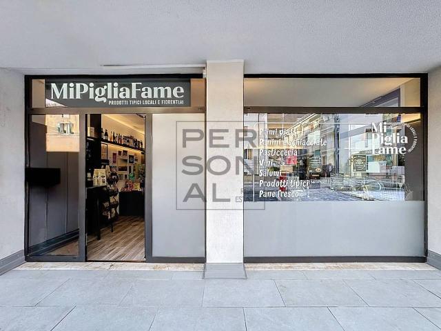 Locale Commerciale in vendita a Territorio Val d'Adige, Trento