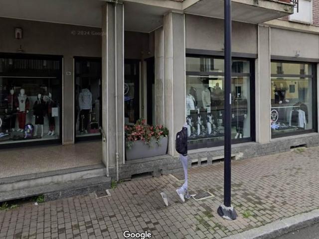 Locale Commerciale in vendita a Baracche, Trezzo Sull'adda