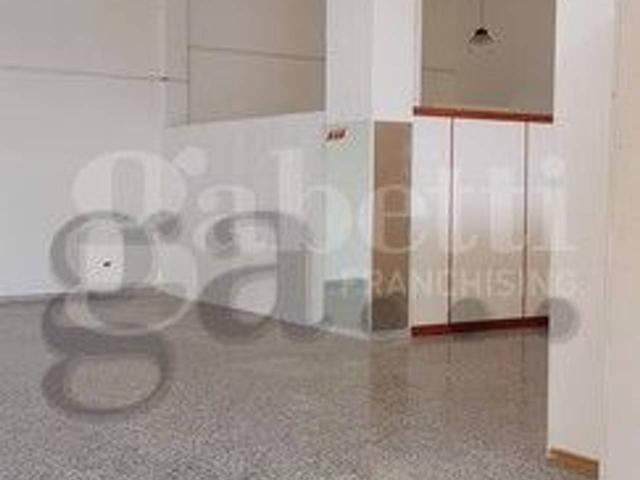 Locale Commerciale in vendita a Puglia, Lecce