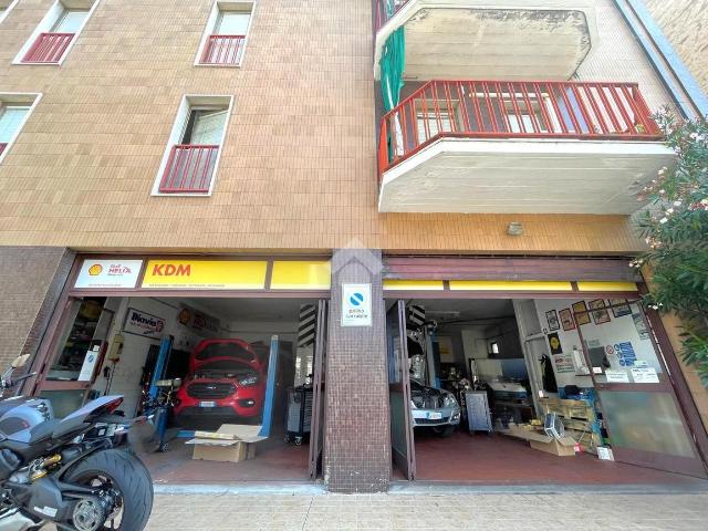 Locale Commerciale in vendita a San Giovanni-Chiadino-Rozzol, Villa Opicina
