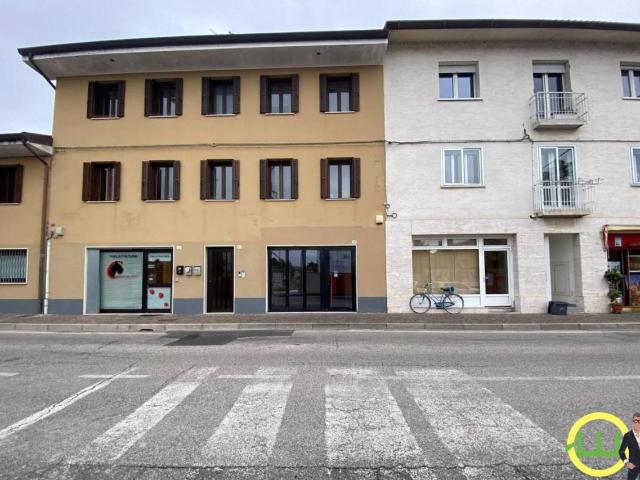 Locale Commerciale in vendita a Cormôr Alto, Reana Del Roiale